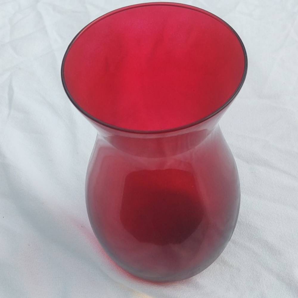 RED VASE ⭐⭐⭐⭐⭐ - Picture 2 of 3